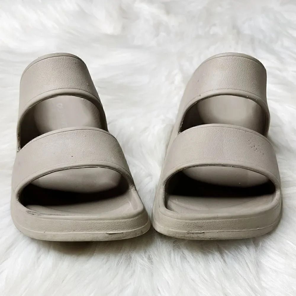 Old Navy Strappy Slide on Sandals Beige Grey Size 1